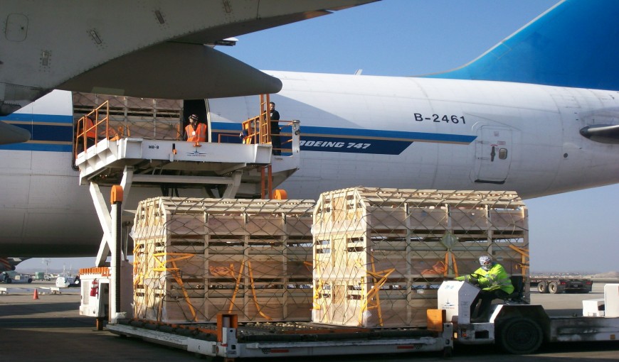 华亭到日本空运公司